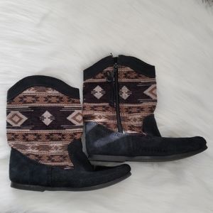 Minnetonka Aztec Moccasin Boots